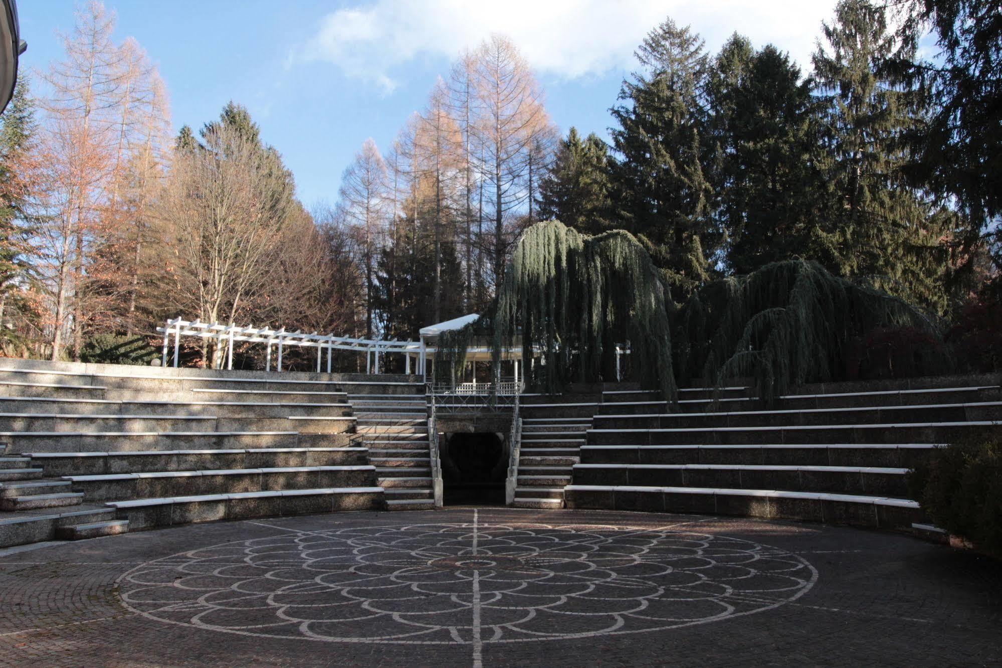 Grand Hotel Imperial Levico Terme Exterior foto